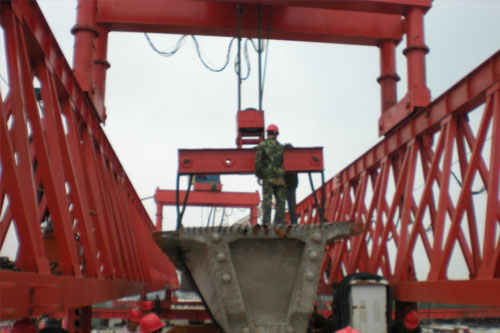 架橋機架梁